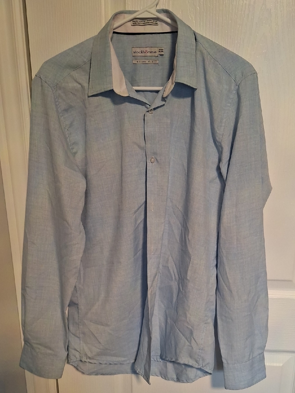 Light Blue Men's Button-Up Shirt‎